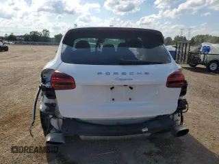 2017 Porsche Cayenne с VIN WP1AA2A21HKA82221, выставлен на аукционе Copart как лот 62022355 с пробегом 122 965 миль миль и Списание • Salvage title. История ставок и продаж доступна на DreamBid. Изображение 6.