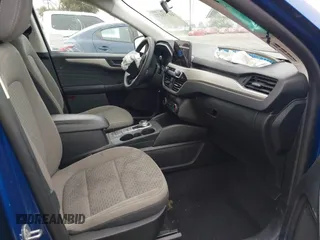 2022 Ford Escape SE with VIN 1FMCU9G69NUA71547, listed as a IAAI auction lot 41731172 with 36,273 mi miles and . Bid and sale history available at carsss.com. Image 5.