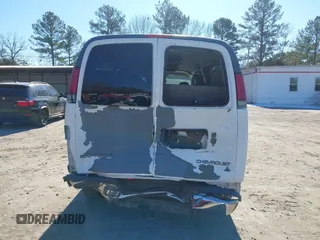 2001 Chevrolet Express with VIN 1GAHG39R811190636, listed as a IAAI auction lot 41397919 with 92,927 mi miles. Bid and sale history available at carsss.com. Image 16.