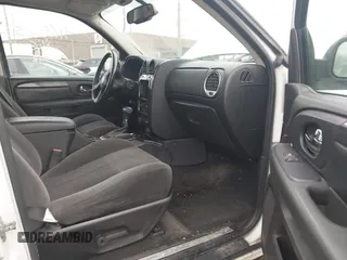 2008 GMC Envoy SLE2 with VIN 1GKDT13S582112468, listed as a IAAI auction lot 41686605 with 215,163 mi miles. Bid and sale history available at carsss.com. Image 5.