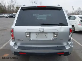 2008 Honda Pilot EX-L with VIN 5FNYF285X8B000937, listed as a IAAI auction lot 41793140 with 205,103 mi miles. Bid and sale history available at carsss.com. Image 16.