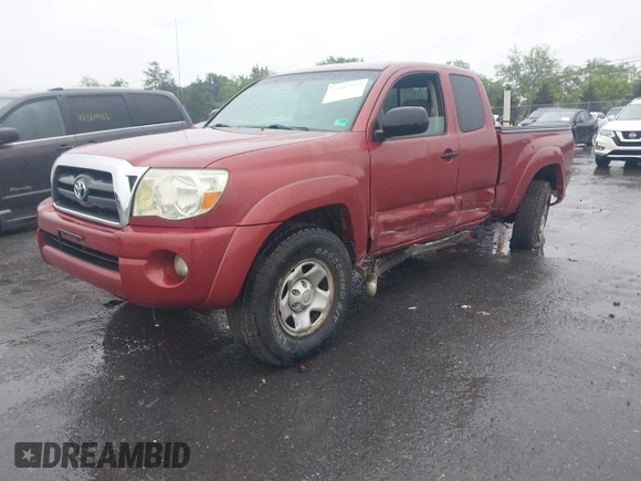 2005 Toyota Tacoma z VIN 5TEUU42N75Z051864, wystawiony jako IAAI lot #42357533 z przebiegiem 249 359 mil mil oraz . Historia ofert i sprzedaży dostępna na DreamBid. Obrazek 17.