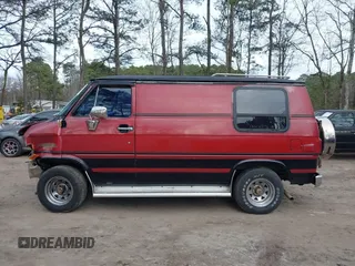 1985 Chevrolet Chevy Van z VIN 1GBEG25H1F7142616, wystawiony jako IAAI lot #41606567 z przebiegiem 19 168 mil mil oraz . Historia ofert i sprzedaży dostępna na DreamBid. Obrazek 14.