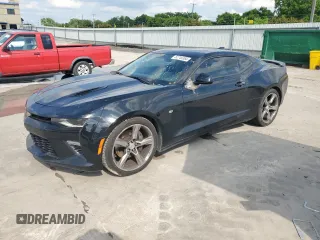 2018 Chevrolet Camaro 1SS z VIN 1G1FF1R74J0158611, wystawiony jako Copart lot #52749365 z przebiegiem 68 625 mil mil oraz Czysty tytuł • Clean title. Historia ofert i sprzedaży dostępna na DreamBid. Obrazek 1.