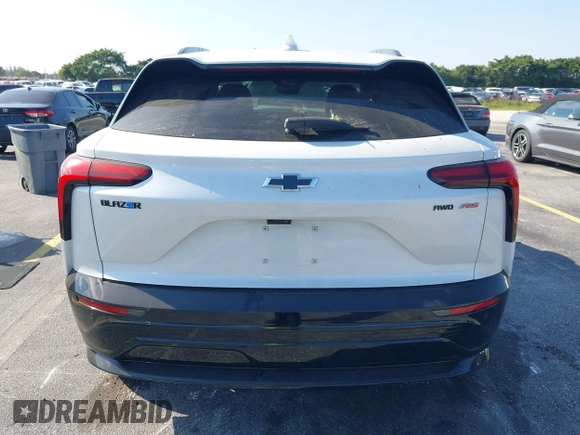 2024 Chevrolet Blazer EV eAWD RS z VIN 3GNKDCRJ6RS185260, wystawiony jako IAAI lot #41277933 z przebiegiem 5 664 mil mil oraz . Historia ofert i sprzedaży dostępna na DreamBid. Obrazek 16.