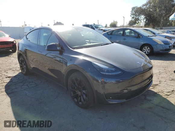 2024 Tesla Model Y Long Range z VIN 7SAYGAEE2RF009616, wystawiony jako Copart lot #46139805 z przebiegiem 6 535 mil mil oraz Szkoda całkowita • Salvage title. Historia ofert i sprzedaży dostępna na DreamBid. Obrazek 4.