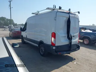 2015 Ford Transit Cargo z VIN 1FTNR2CM8FKA48994, wystawiony jako IAAI lot #42530112 z przebiegiem 207 506 mil mil oraz . Historia ofert i sprzedaży dostępna na DreamBid. Obrazek 3.