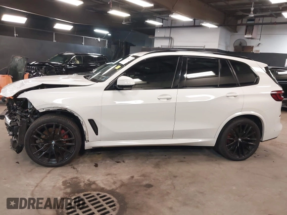 2022 BMW X5 xDrive40i with VIN 5UXCR6C07N9K43338, listed as a IAAI auction lot 42484107 with 42,899 mi miles and . Bid and sale history available at DreamBid. Image 15.