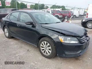 2012 Volkswagen Passat S z VIN 1VWAP7A31CC086856, wystawiony jako IAAI lot #42504779 z przebiegiem 237 391 mil mil oraz . Historia ofert i sprzedaży dostępna na DreamBid. Obrazek 1.