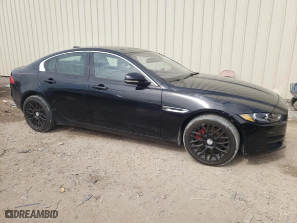 2018 Jaguar XE 25t with VIN SAJAR4FX1JCP39207, listed as a Copart auction lot 40891743 with 74,465 mi miles. Bid and sale history available at carsss.com. Image 4.