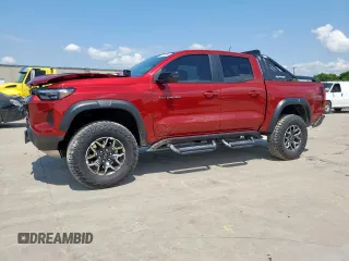 2024 Chevrolet Colorado 4WD ZR2 z VIN 1GCPTFEK5R1275826, wystawiony jako Copart lot #58793545 z przebiegiem 6 359 mil mil oraz Szkoda całkowita • Salvage title. Historia ofert i sprzedaży dostępna na DreamBid. Obrazek 1.