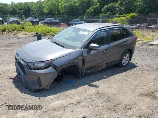2021 Toyota RAV4 Hybrid LE z VIN 4T3MWRFV5MU041054, wystawiony jako Copart lot #59676145 z przebiegiem 81 622 mil mil oraz Szkoda całkowita • Salvage title. Historia ofert i sprzedaży dostępna na DreamBid. Obrazek 1.