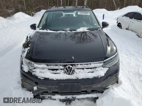2022 Volkswagen Tiguan S z VIN 3VV0B7AX5NM132255, wystawiony jako Copart lot #43942605 z przebiegiem 90 460 mil mil oraz Tytuł czysty. Historia ofert i sprzedaży dostępna na DreamBid. Obrazek 5.