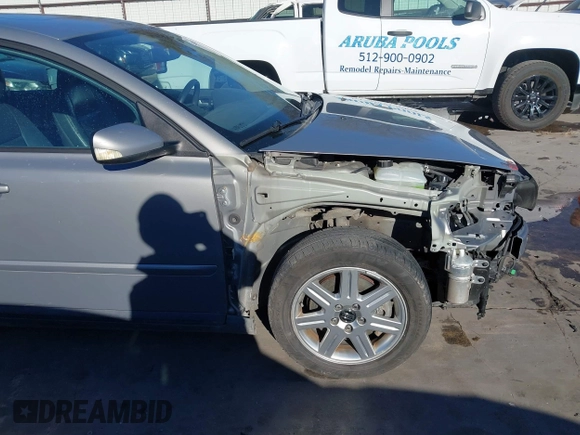 2005 Volvo S40 with VIN YV1MS682352101690, listed as a IAAI auction lot 41381539 with 104,494 mi miles. Bid and sale history available at carsss.com. Image 18.