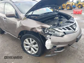 2011 Nissan Murano LE z VIN JN8AZ1MW3BW182568, wystawiony jako IAAI lot #42230428 z przebiegiem 115 348 mil mil oraz . Historia ofert i sprzedaży dostępna na DreamBid. Obrazek 6.