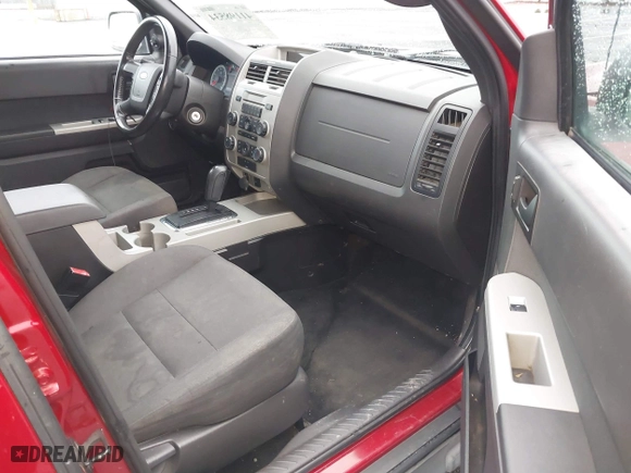 2011 Ford Escape XLT with VIN 1FMCU9D77BKB34262, listed as a IAAI auction lot 41198534 with 212,006 mi miles. Bid and sale history available at carsss.com. Image 5.