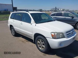 2005 Toyota Highlander z VIN JTEEP21A550123266, wystawiony jako IAAI lot #42228946 z przebiegiem 220 885 mil mil oraz . Historia ofert i sprzedaży dostępna na DreamBid. Obrazek 1.
