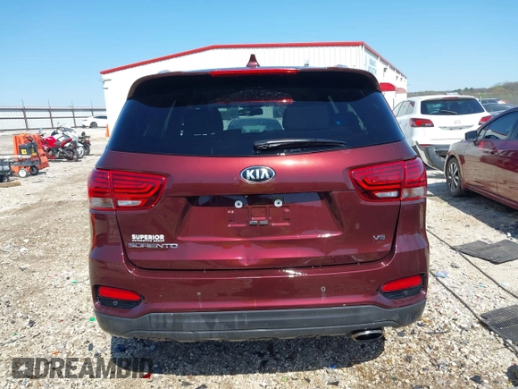 2019 Kia Sorento LX z VIN 5XYPG4A53KG442330, wystawiony jako IAAI lot #41979033 z przebiegiem 95 335 mil mil oraz . Historia ofert i sprzedaży dostępna na DreamBid. Obrazek 17.