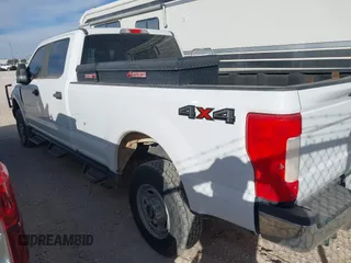 2018 Ford Super Duty F-250 SRW XL with VIN 1FT7W2B63JEC57006, listed as a IAAI auction lot 41675680 with 146,247 mi miles. Bid and sale history available at carsss.com. Image 3.