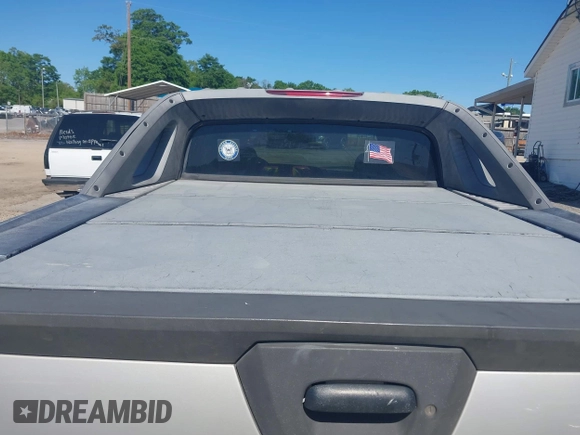 2005 Chevrolet Avalanche LS with VIN 3GNEC12Z15G108703, listed as a IAAI auction lot 42034777 with 253,209 mi miles and . Bid and sale history available at DreamBid. Image 13.