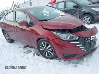 2024 Nissan Versa SV z VIN 3N1CN8EV1RL866827, wystawiony jako IAAI lot #41620954 z przebiegiem 4 540 mil mil oraz . Historia ofert i sprzedaży dostępna na DreamBid. Obrazek 1.