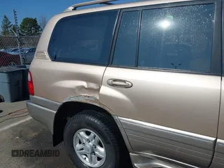2000 Lexus LX 470 with VIN JT6HT00W8Y0118377, listed as a IAAI auction lot 41787649 with 230,442 mi miles and . Bid and sale history available at carsss.com. Image 6.