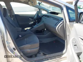 2010 Toyota Prius II with VIN JTDKN3DU7A0225140, listed as a IAAI auction lot 42174000 with Not Provided miles and . Bid and sale history available at DreamBid. Image 5.