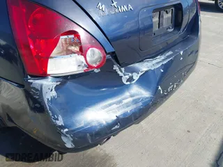 2004 Nissan Maxima SL with VIN 1N4BA41E64C861846, listed as a IAAI auction lot 41911687 with 218,668 mi miles. Bid and sale history available at carsss.com. Image 6.