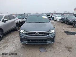 2022 Volkswagen Tiguan SEL R-Line with VIN 3VV4B7AX1NM159048, listed as a IAAI auction lot 41352532 with 33,394 mi miles. Bid and sale history available at carsss.com. Image 12.