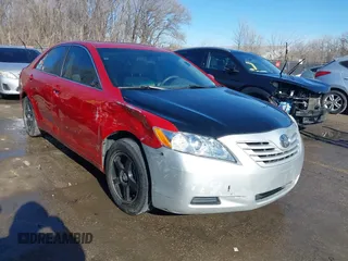 2008 Toyota Camry LE z VIN 4T1BE46KX8U219221, wystawiony jako IAAI lot #41408409 z przebiegiem 238 359 mil mil oraz . Historia ofert i sprzedaży dostępna na DreamBid. Obrazek 1.