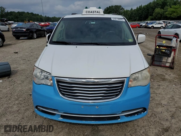 2015 Chrysler Town & Country Touring with VIN 2C4RC1BG7FR637030, listed as a Copart auction lot 64813694 with Not Provided miles and Clean Title. Bid and sale history available at carsss.com. Image 5.