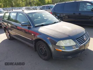 2003 Volkswagen Passat GLX z VIN WVWYH63B63E168244, wystawiony jako IAAI lot #42333868 z przebiegiem 183 962 mil mil oraz . Historia ofert i sprzedaży dostępna na DreamBid. Obrazek 1.
