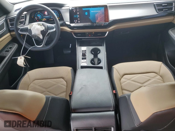 2024 Volkswagen Atlas SE with VIN 1V2DE2CA8RC236764, listed as a Copart auction lot 50357035 with 8,667 mi miles and Salvage title. Bid and sale history available at DreamBid. Image 8.