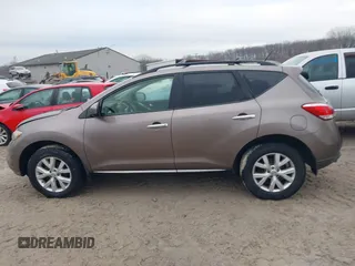 2013 Nissan Murano SL z VIN JN8AZ1MU7DW203584, wystawiony jako IAAI lot #41245405 z przebiegiem Nie podano mil oraz . Historia ofert i sprzedaży dostępna na DreamBid. Obrazek 14.