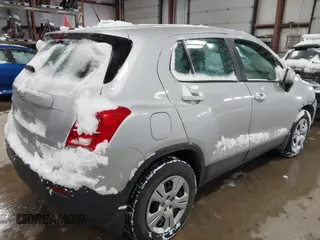 2016 Chevrolet Trax LS with VIN 3GNCJKSBXGL273116, listed as a IAAI auction lot 41385976 with 67,932 mi miles. Bid and sale history available at carsss.com. Image 4.
