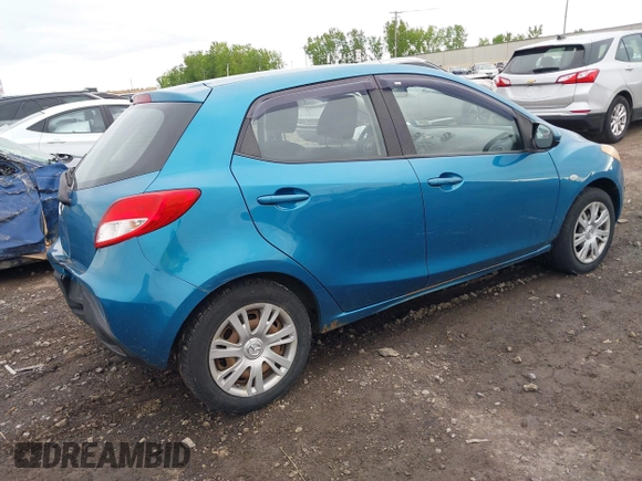 2012 Mazda 2 Sport z VIN JM1DE1KY7C0141308, wystawiony jako IAAI lot #42362946 z przebiegiem 125 424 mil mil oraz . Historia ofert i sprzedaży dostępna na DreamBid. Obrazek 4.