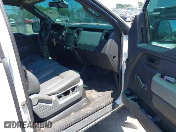 2014 Ford F-150 XL с VIN 1FTEX1CM4EFA59675, выставлен на аукционе IAAI как лот 42068873 с пробегом 205 342 миль миль и . История ставок и продаж доступна на DreamBid. Изображение 5.