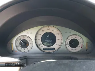 2007 Mercedes-Benz E 550 z VIN WDBUF72X57B021832, wystawiony jako IAAI lot #42383326 z przebiegiem 136 460 mil mil oraz . Historia ofert i sprzedaży dostępna na DreamBid. Obrazek 7.