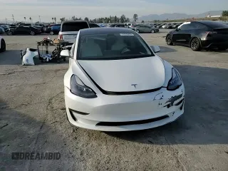 2022 Tesla Model 3 z VIN 5YJ3E1EA5NF360119, wystawiony jako Copart lot #45565655 z przebiegiem 78 088 mil mil oraz Szkoda całkowita • Salvage title. Historia ofert i sprzedaży dostępna na DreamBid. Obrazek 11.