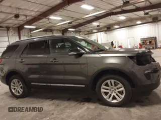 2018 Ford Explorer XLT z VIN 1FM5K8D83JGB43172, wystawiony jako IAAI lot #42337827 z przebiegiem 113 730 mil mil oraz . Historia ofert i sprzedaży dostępna na DreamBid. Obrazek 14.