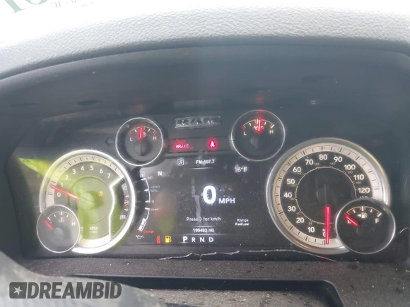 2015 Ram 1500 Outdoorsman z VIN 1C6RR7LG3FS626094, wystawiony jako IAAI lot #42431151 z przebiegiem 199 493 mil mil oraz . Historia ofert i sprzedaży dostępna na DreamBid. Obrazek 7.