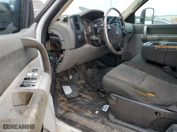 2008 Chevrolet Silverado 2500HD Work Truck with VIN 1GCHC29K38E142836, listed as a Copart auction lot 69026254 with 263,834 mi miles and Salvage Title. Bid and sale history available at carsss.com. Image 8.