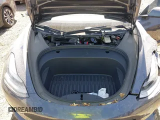 2023 Tesla Model 3 z VIN 5YJ3E1EA2PF569644, wystawiony jako IAAI lot #41831560 z przebiegiem 30 903 mil mil oraz . Historia ofert i sprzedaży dostępna na DreamBid. Obrazek 10.