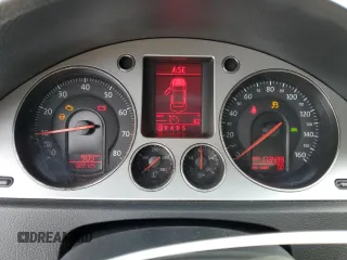 2009 Volkswagen Passat Komfort z VIN WVWJK73C29P033986, wystawiony jako Copart lot #47779315 z przebiegiem 173 439 mil mil oraz Szkoda całkowita • Salvage title. Historia ofert i sprzedaży dostępna na DreamBid. Obrazek 9.