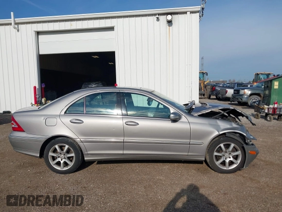 2007 Mercedes-Benz C z VIN WDBRF87H97F851056, wystawiony jako IAAI lot #42084412 z przebiegiem 1 173 665 mil mil oraz . Historia ofert i sprzedaży dostępna na DreamBid. Obrazek 13.
