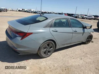 2022 Hyundai Elantra SEL z VIN KMHLM4AG4NU305405, wystawiony jako Copart lot #52662805 z przebiegiem 37 329 mil mil oraz Szkoda całkowita • Salvage title. Historia ofert i sprzedaży dostępna na DreamBid. Obrazek 3.