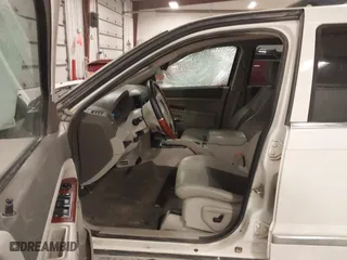 2007 Jeep Grand Cherokee Limited with VIN 1J8HR58P57C532367, listed as a IAAI auction lot 41160987 with 151,544 mi miles. Bid and sale history available at carsss.com. Image 5.