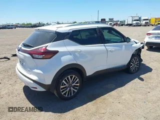 2024 Nissan Kicks SV z VIN 3N1CP5CV0RL482954, wystawiony jako IAAI lot #41978519 z przebiegiem 13 816 mil mil oraz . Historia ofert i sprzedaży dostępna na DreamBid. Obrazek 4.