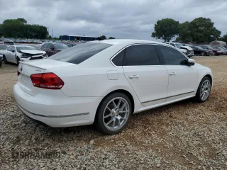 2014 Volkswagen Passat SEL Premium with VIN 1VWCN7A33EC109183, listed as a Copart auction lot 61369595 with 146,794 mi miles and Salvage title. Bid and sale history available at DreamBid. Image 3.
