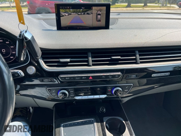 2019 Audi Q7 Premium Plus with VIN WA1LAAF75KD041511, listed as a Copart auction lot 61382725 with 165,707 mi miles and Clean title. Bid and sale history available at DreamBid. Image 10.